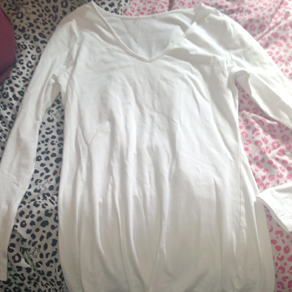 Elegant White V-Neck Women's Top